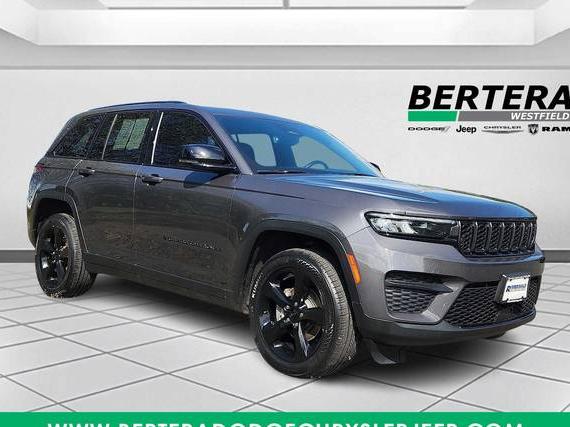 JEEP GRAND CHEROKEE 2022 1C4RJHAG7N8615524 image